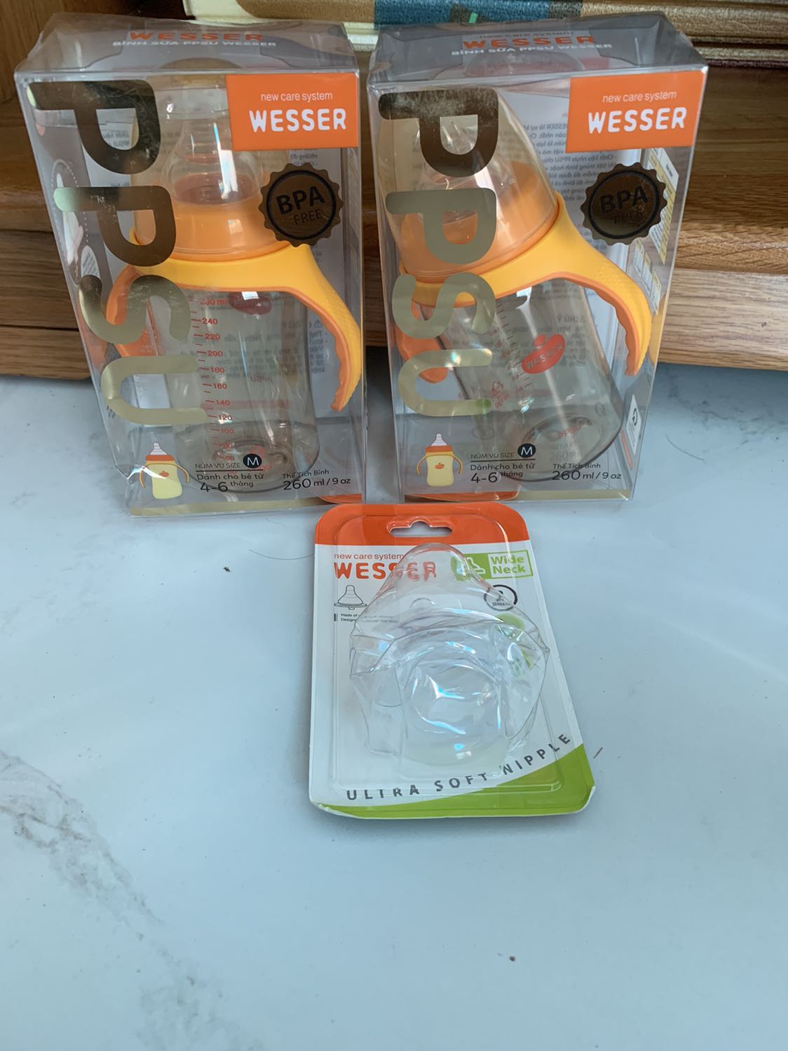 Nhận hàng thất vọng hộp bên ngoài trầy xướt, bình bên trong cũng trầy xướt, cái hộp núm ty thì móp méo
Nhận hàng trước dự kiến 2 ngày Nhận hàng thất vọng hộp bên ngoài trầy xướt, bình bên trong cũng trầy xướt, cái hộp núm ty thì móp méo
Nhận hàng trước dự kiến 2 ngày