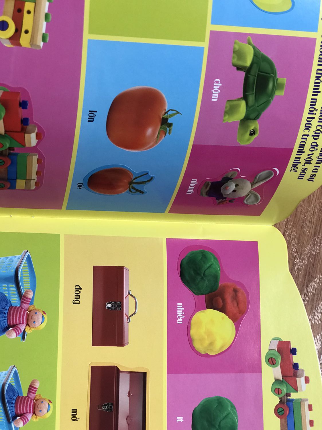 Sách mới nguyên, nội dung rất dễ thương, thích hợp cho các bé từ 3 tuổi trở lên. Hôm đặt sách còn vào đúng dịp sale 11k nói chung rất rẻ nên mua vài cuốn khác nội dung luôn.
Tiki sáng đặt chiều giao, sách nguyên vẹn ko móp méo gì nha.