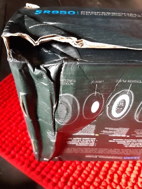 (*) Đánh giá không tính điểm
Do tin tưởng Tiki nên chỉ nhìn thùng hàng thấy không bị móp méo gì, nên không khui bao nylon kiểm hàng lúc thanh toán tiền. Đến khi cắt bao nylon ra.... thất vọng vô cùng, shop quá xem thường khách hàng vì giao món hàng như được nhặt từ thùng rác để cho khách hàng..... chả buồn nói nữa!