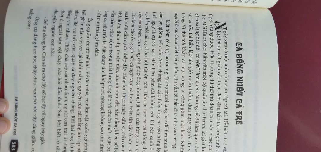 rất dày, rất nhiều truyện, vô cùng thích,