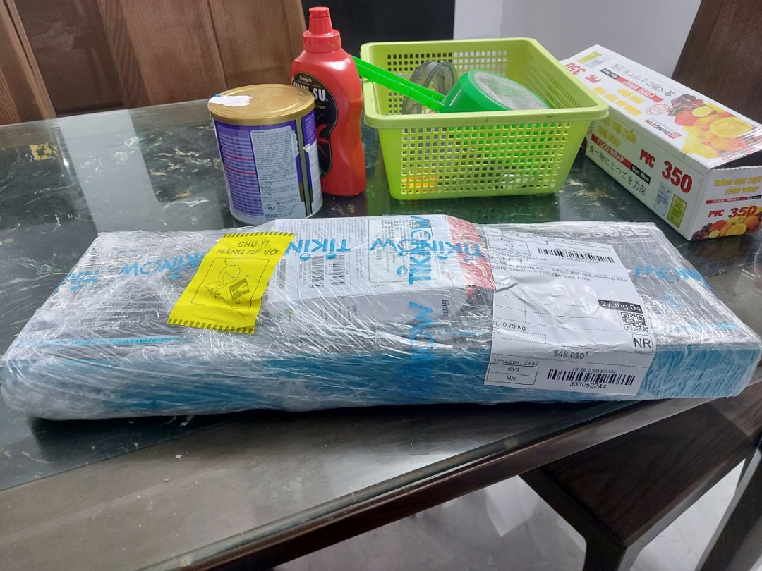 Hàng ok chất lượng, tuy nhiên đóng gói sơ sài vận chuyển bẹp cả hộp. may sản phẩm bên trong vẫn chưa bị ảnh hưởng gì.