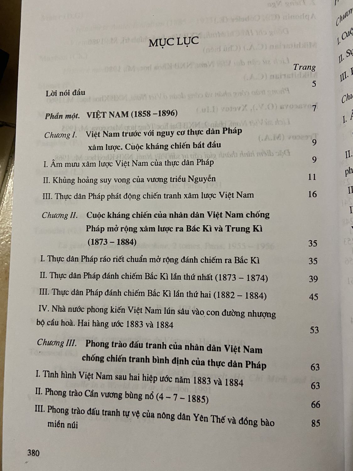 Sách hay, đầy đủ, làm giáo trình dạy và học được ở bậc đại học.