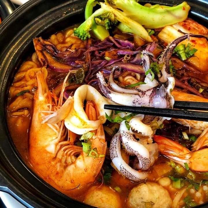 nước uống ngon. có điều 1 chai ít quá. nếu cho nhiều thì chắc đập đá uống như nc ngọt cũng ngon