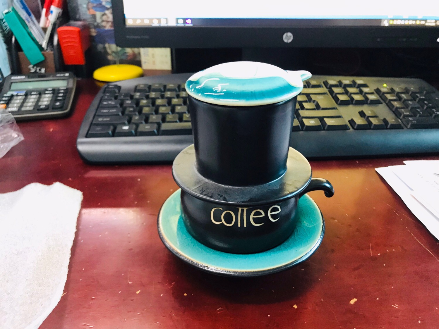 Giao hàng rất nhanh, đóng gói cẩn thận. Nói chung là rất đẹp, nhưng không hiểu sao mình pha lần đầu tiên cafe xuống chậm, chắc do mình cho nhiều quá. Để thử lại tiếp....