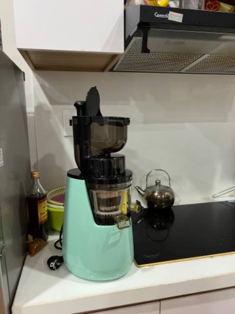 Nguyên đai nguyên kiện đầy đủ phụ kiện, new 100%, ép êm mạnh mẽ, ép thơm và cà rốt rất hài lòng. Nên mua nhé các chị em. Cửa hàng này giá mềm hơn các nơi khác rất nhiều, cứ sợ hàng ko chất lượng nhưng nhận hàng rất hài lòng ♥️