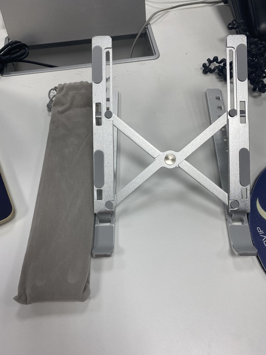 Sản phẩm nhẹ, không quá cứng và chắc như mình nghĩ, nhưng nhìn chung là khá ổn.