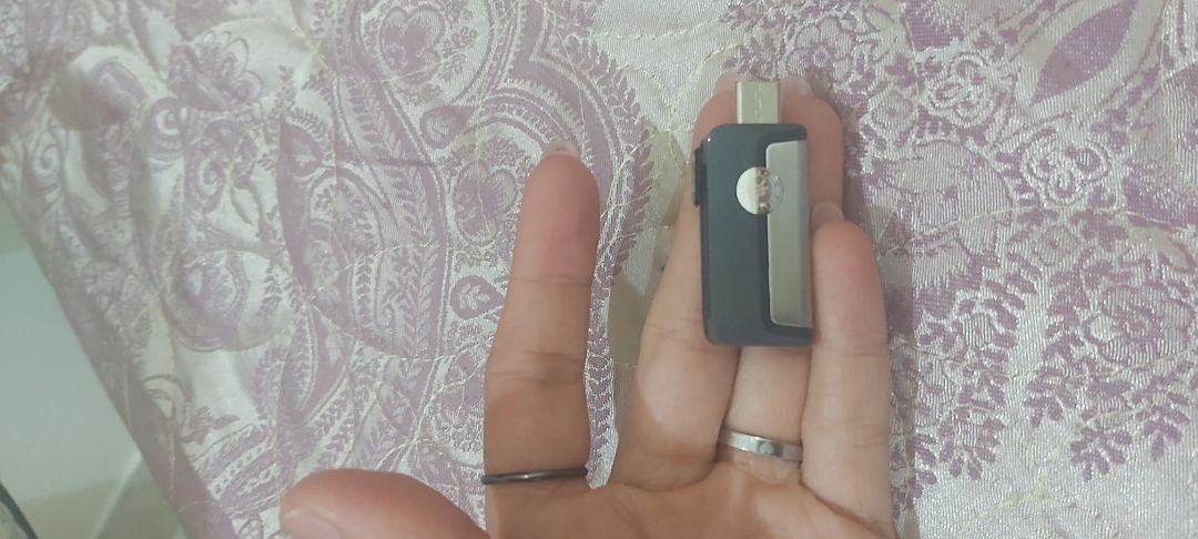 sp ghi 256gb mà dung lương thật có 233gb thôi . cơ mà nhìn nho nhỏ xin xăn lắm hk biêt chất lượng sao mong là sd tốt. đã mua ủng hộ 2 cái cái nào cũg xinh xắn hết