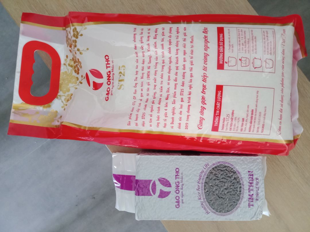 Túi nhỏ xinh nhưng nhìn vẫn khá nhiều với 1 người ăn như mình, gói hút chân không kĩ lưỡng tránh bị mọt. Shop gửi hàng nhanh, có kèm thư cảm ơn, đóng gói gọn gàng.