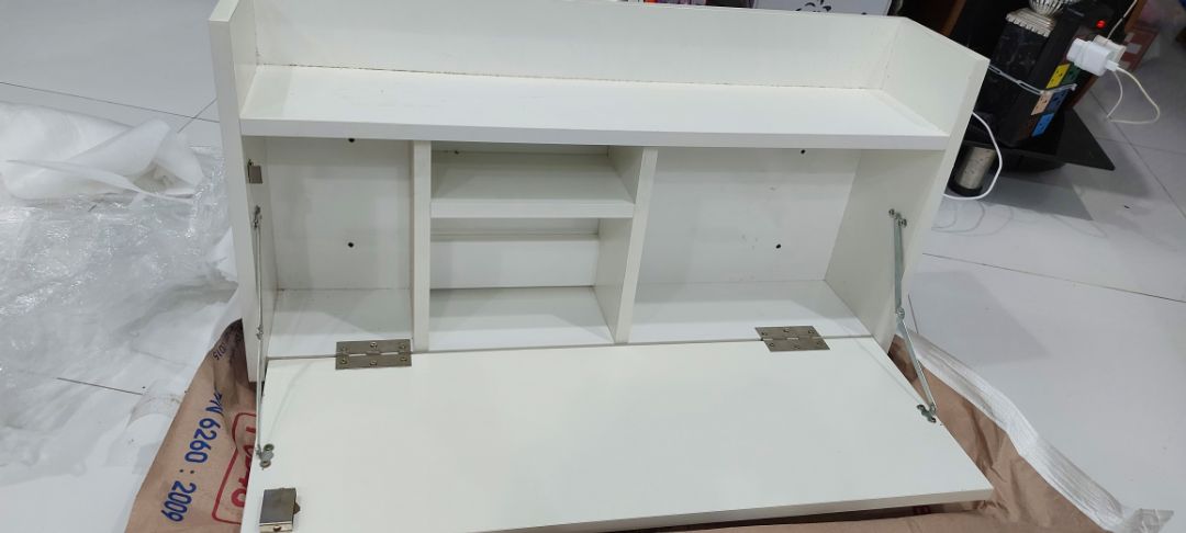 sao giao hàng không giống hình giới thiệu
bản lề và ổ khoá sao nằm như vậy.
yêu cầu đổi lại gấp