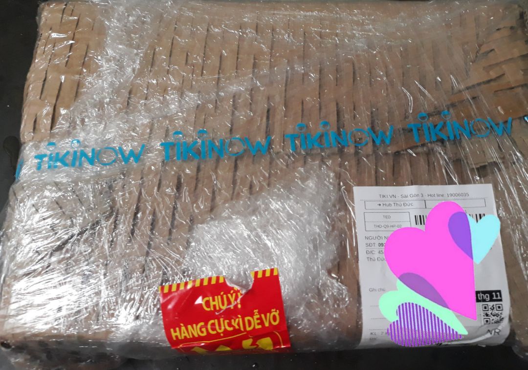 Sữa đậu nành vị đường đen có vị ngọt thanh, uống rất thơm ngon và bổ dưỡng, uống cảm giác rất thích, để tủ lạnh hoặc thêm đá khi uống sẽ càng ngon hơn. Tiki đóng gói hàng cẩn thận và đẹp mắt. Tuyệt vời!