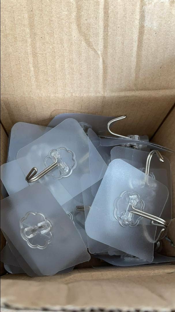 Nhà mình hay mua loại này để dán, nhìn mỏng vậy chứ dán vẫn khá chắc chắn lắm ạ, mà siêu rẻ nữa. Sẽ tiếp tục ủng hộ ạ 😁