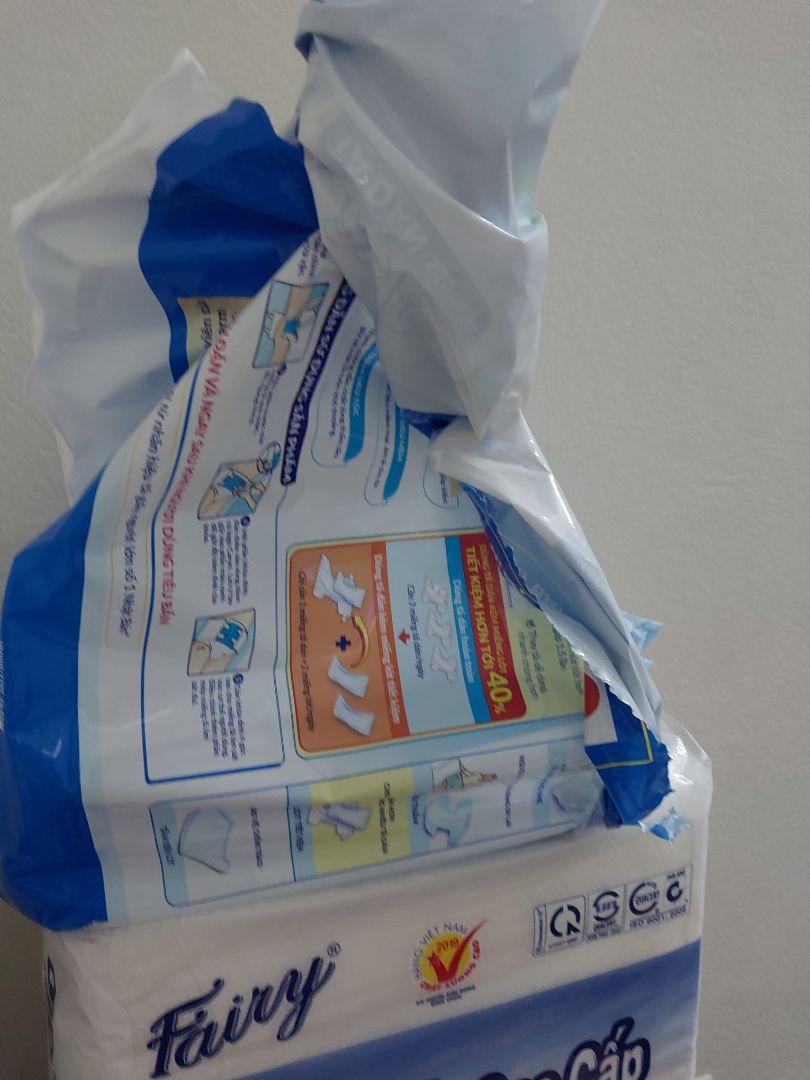 Giao nhanh. Sản phẩm thấm hút tốt, mềm mại, mùi hương không gây khó chịu. Đóng gói kĩ càng.