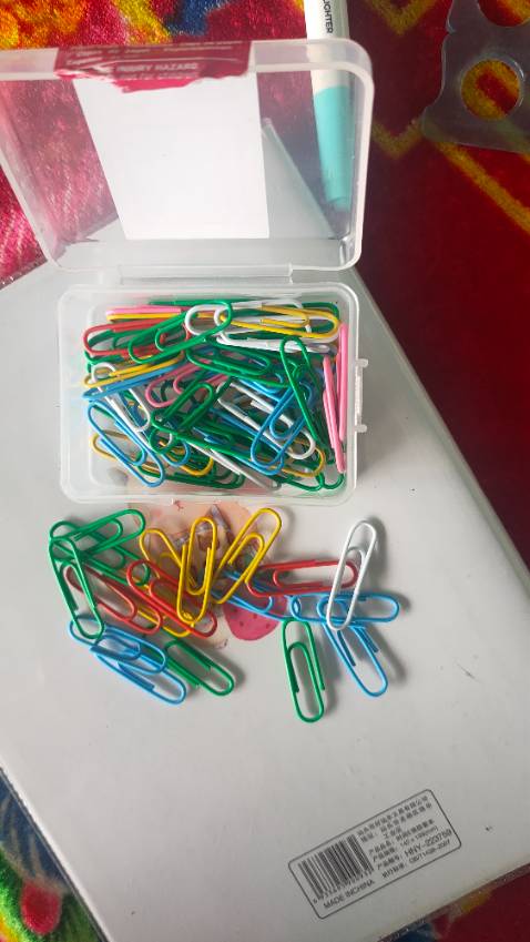 Kim kẹp dùng ổn, sài được 1 thời gian khá dài nhưng tháo ra sài lại thì sẽ bị rơi tài liệu. Vì giá tiền khá ổn phù hợp vs học sinh, sinh viên mình thấy khá ok. Nên mua nhaaaaaa.shop gói hàng ổn