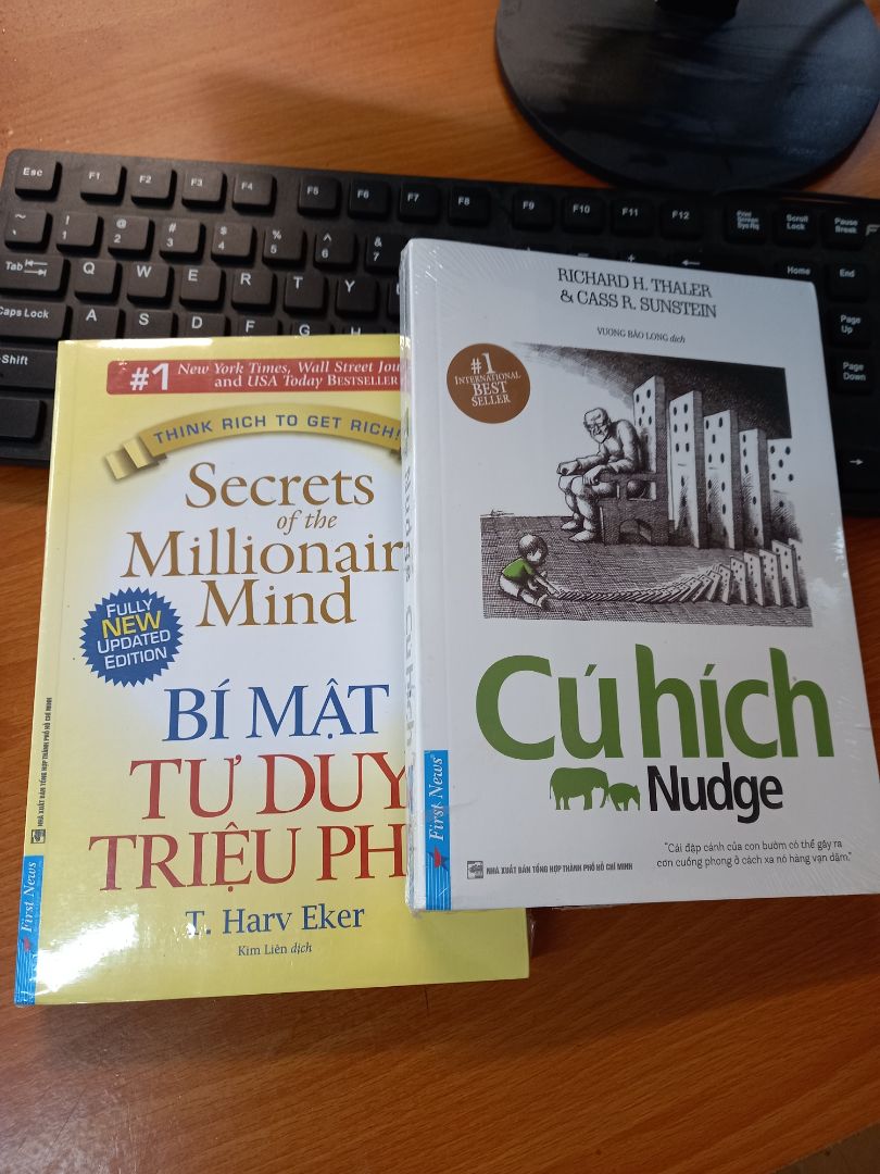 - Quyển sách được bọc cẩn thận ?