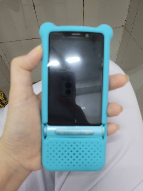 Máy đẹp, chạy cũng mượt mà. Chỉ mua để làm máy nghe gọi nên không yêu cầu cao. Nghe gọi rõ, pin xài cũng tầm 2 ngày.