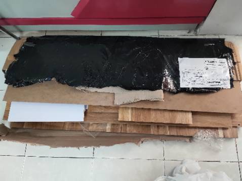 Đặt một đằng nhưng lại giao một nẻo. Giao cho mìn một cái kệ khác hoàn toàn, kích thước cũng sai so với mô tả, chat ko thấy phản hồi. Mình phải liên hệ với Tiki để đổi trả