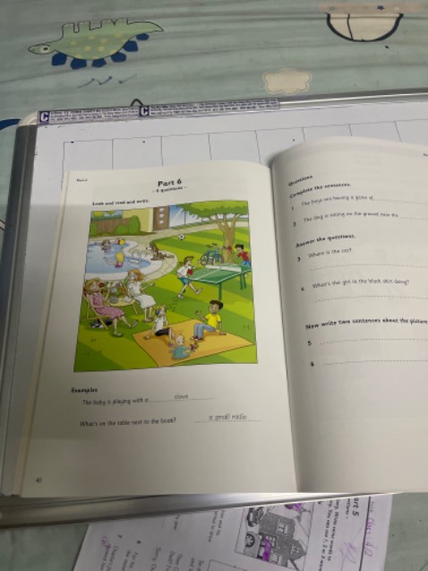 Sách đẹp , giấy tốt , màu đẹp