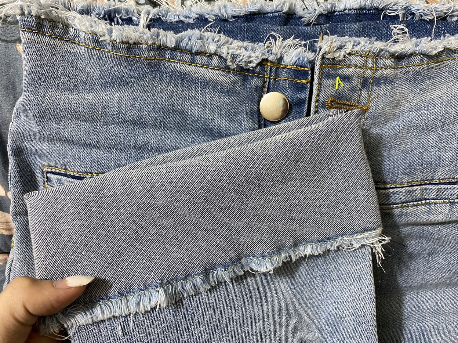 Từng mua hàng tại shop rồi lần nào cũng ưng, sản phẩm tương xứng với giá tiền, chất liệu mịn đẹp, mình giặt thì không thấy co hay phai, co giãn siêu tốt, hack dáng đỉnhhhh lắm mng ơiiiiii
Rcm mnggg nên mua nè!!