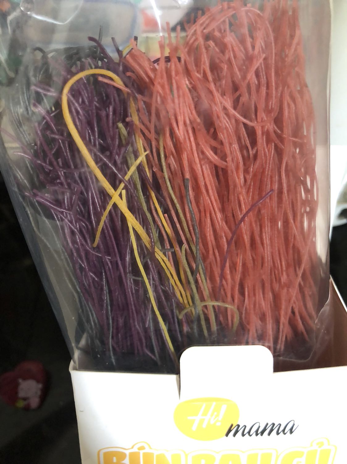 Bún ăn ngon, nấu lên màu sắc đẹp nên ai cũng thích, đóng gói cũng đẹp mắt. Giá không mắc, sản phẩm của Việt Nam mà tốt cho sức khoẻ nên ủng hộ.