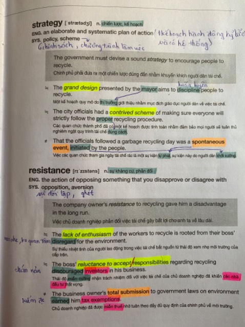 Sách đẹp, không bị nhăn hay rơi rớt trang nào cả, sách rất dày, nên không biết 2 tháng ôn hết không nữa
Mình mua để ôn luyện thi TOEIC đạt kết quả cao, theo cá nhân mình thấy thì IELTS từ vựng nhiều hơn TOEIC nên ôn từ vựng IELTS luôn cho chắc
Sách không có file nghe nên mình tra trên mạng học, chỉ là sách trắng đen và mình khá yếu tiếng Anh, nên mình dùng nhiều bút highlight, chú thích thêm để có thể nhớ kỹ từ vựng hơn
Chúc mọi người học tốt nha 😊