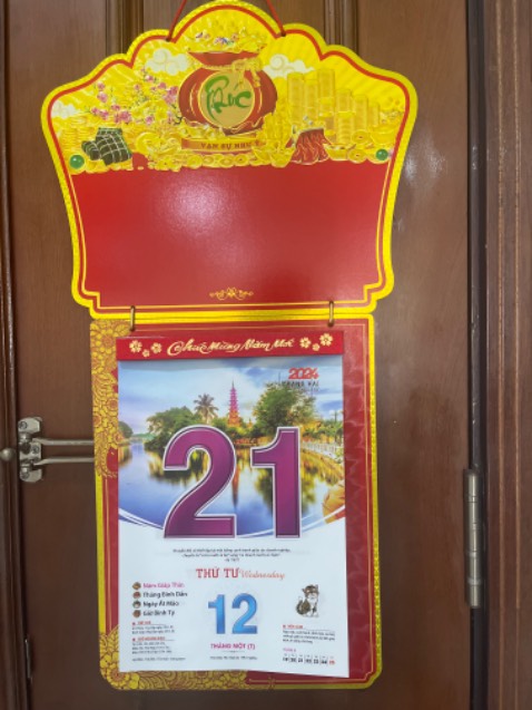 Lịch đẹp, chắc chắn. Tiki giao hàng rất nhanh Lịch đẹp, chắc chắn. Tiki giao hàng rất nhanh