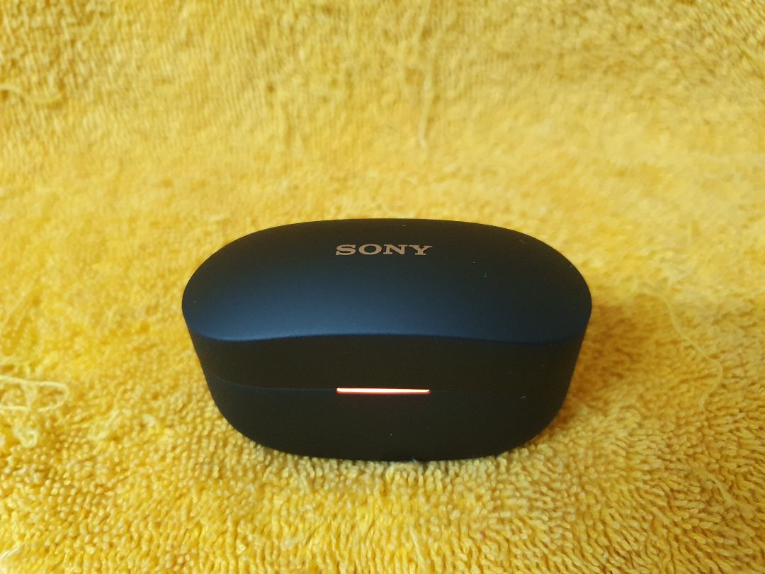 TWS đã đạt tới cái tầm gần như không còn độ trễ. Chiến thử Apex Legends phải nói là hơi bị bất ngờ. Chất lượng âm thanh thì khỏi bàn. Âm cân, không quá thiên về dải nào. Nghe nhạc rất tốt. Chơi game thì chất lượng âm thanh tự động hạ xuống một chút để không bị trễ. Chống ồn chủ và âm thanh xung quanh tuyệt vời.