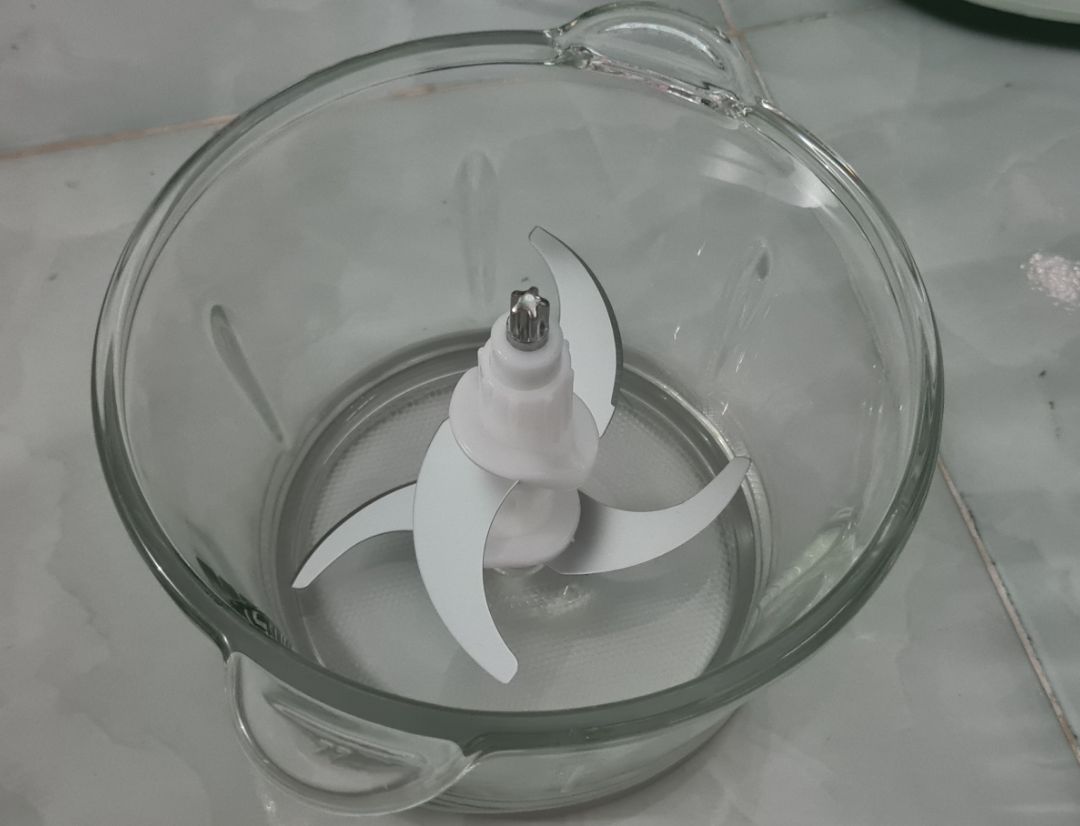 Săn sale được giá hời. Mà đợi dùng mới review nè. Máy dung tích vừa đủ dùng, xay nhanh nát. k ồn lắm đâu. Shop đóng gói kỹ, nhận hàng oki la. Shiper cũng nhiệt tình. Tiki giao hàng nhanh nữa.