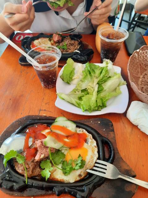 Lỡ ăn hết trước khi đánh giá nên không có hình ạ.Thịt chất lượng khá ổn so với giá mua lúc khuyến mãi 39k.Shipper giao hàng tận tâm Lỡ ăn hết trước khi đánh giá nên không có hình ạ.Thịt chất lượng khá ổn so với giá mua lúc khuyến mãi 39k.Shipper giao hàng tận tâm