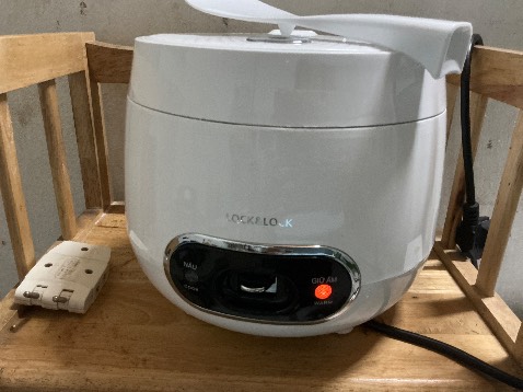 Trông đáng iu, dùng ổn nha, cơm không bị khê khi để chế độ hâm và làm sạch cung dễ dàng