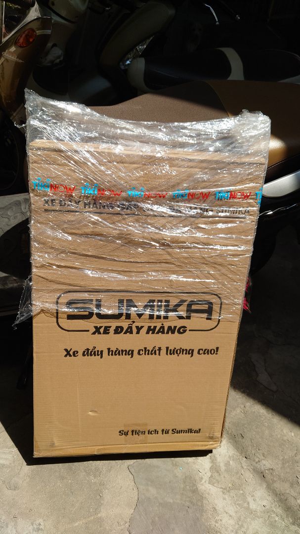 sản phẩm đóng gói cẩn thận , có đủ tool để lắp ráp. lắp ráp cũng đơn giản
tuy nhiên bánh xe không được trơn tru lắm, hơi bị cứng khi vận chuyển hàng (mới chỉ là cái cây cảnh với chậu tổng trọng lượng tầm dưới 30kgs)