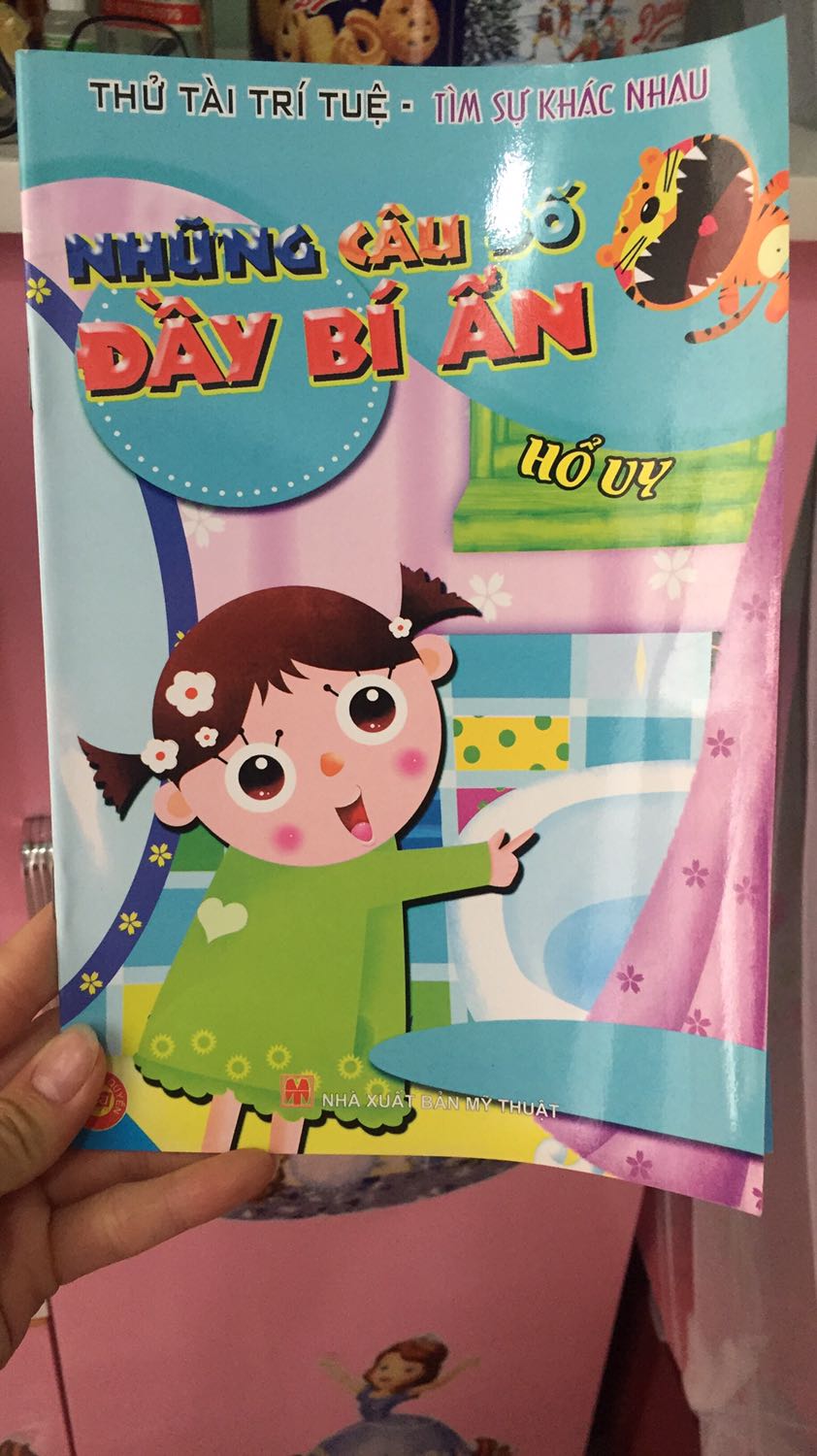 Chất lượng giấy rất đẹp nhé, hình ảnh sắc nét. Sách có nhiều câu đố hay để trẻ tư duy. Nói chung là rất đáng mua.