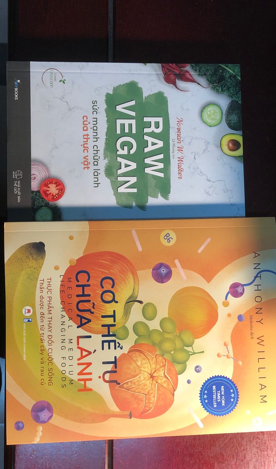 Sách đẹp không bị quăn. Tiki giao hàng khá nhanh. Mình có một góp ý nhỏ là hộp bọc sách có thể nhỏ kích thước hơn một chút cho tiết kiệm và bảo vệ môi trường. Rất mong tiki có thể thu hồi và tái sử dụng những hộp carton này.