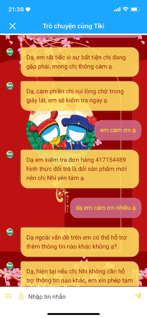 mình mua 2 quyển ngay dịp sale tết tại mình thích nên ngóng mãi xong nhận về trang sách bị dính vào nhau cứ lật là rách sách không đọc được. mình nhắn ngay cho shop để được hỗ trợ mà shop chưa 1 lần nào trả lời tin nhắn để hỗ trợ mình😅 mình phải nhắn sang tiki chọn phương thức đổi trả r kì kèo mãi xong cuối cùng mình cũng k có sách, hoàn thẳng vào tiki xu mà k báo trước mình cũng k rút về được mà lằng nhằn từ hôm 27/1 tới giờ🙃 tốn thời gian!