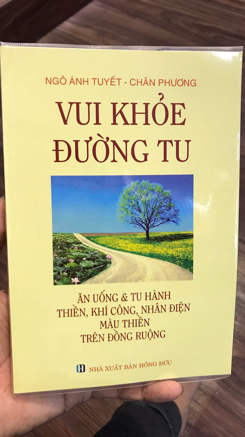 - Giao hàng nhanh.
- Sách đẹp, mực in tốt, chữ to rõ