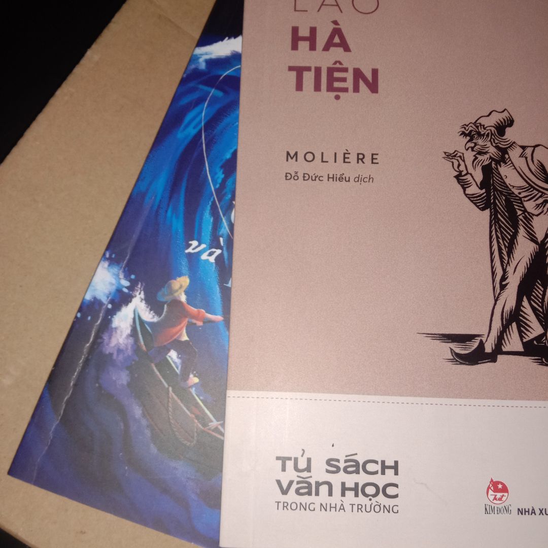 Sách rất chất lượng, tên nước ngoài không bị phiên âm tiếng Việt.