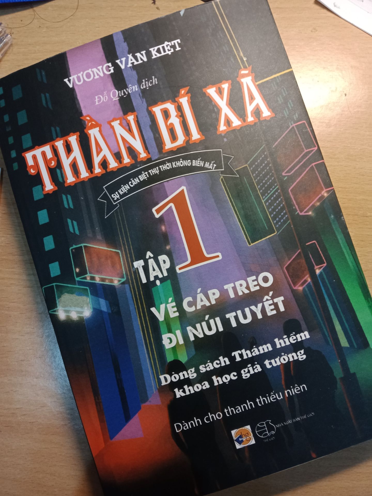 Truyện đọc cuốn ghê á, giờ đang hóng HG book ra tập 2🤧