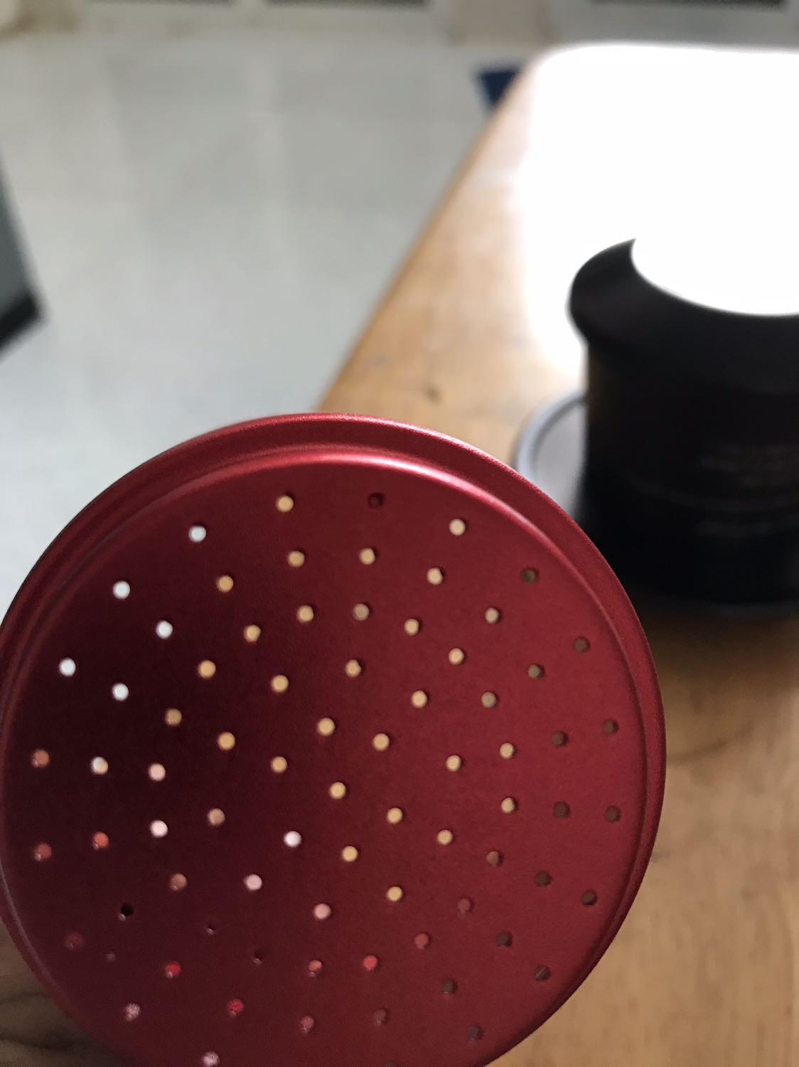 Hàng ko chuẩn, cái nắp gài thì cong vênh do khâu gia công, còn phin lọc thì đục lỗ bị ba zớ còn vài lỗ đục chưa thủng nữa. Nói chung cần hoàn thiện hơn. Giao hàng nhanh.