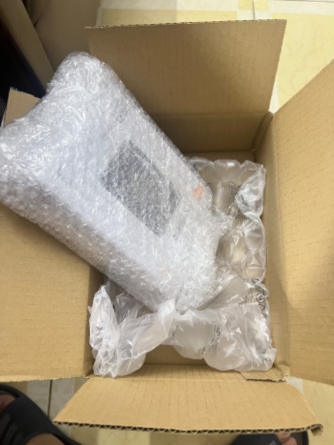 Thất vọng vì không có hộp bảo quản cho thiết bị di động quan trọng. Thất vọng vì không có hộp bảo quản cho thiết bị di động quan trọng.