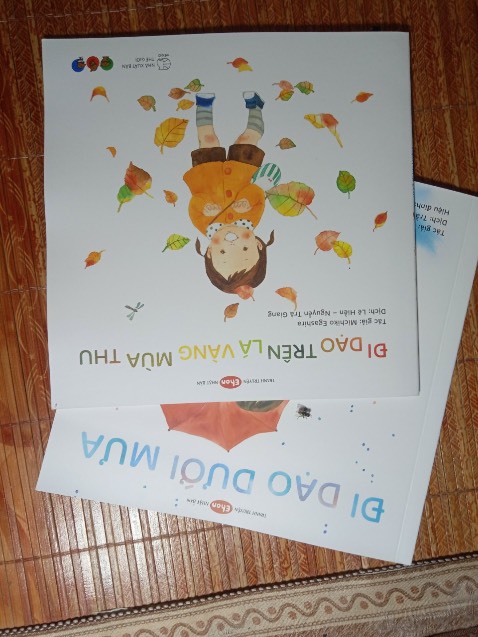 Sách có 1 cô bé dễ thương, kúc nào cũng mang tâm trạng hân hoan và sẵn sàng đi khám phá mọi mù ở trong năm, sách này quá hợp vs em, nghĩ chị mua về nó ko chịu đọc ai dè...