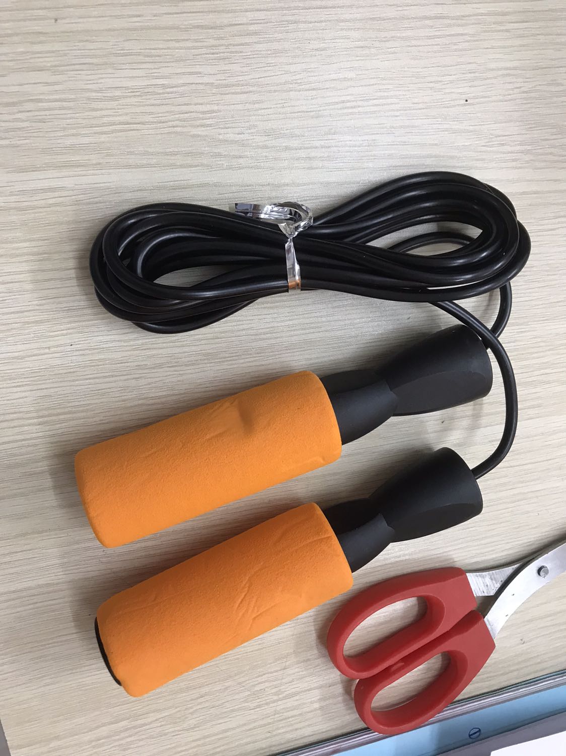 Giao hàng nhanh 
Dây đóng gói kỹ 
Nhảy thử vài cái thấy ổn