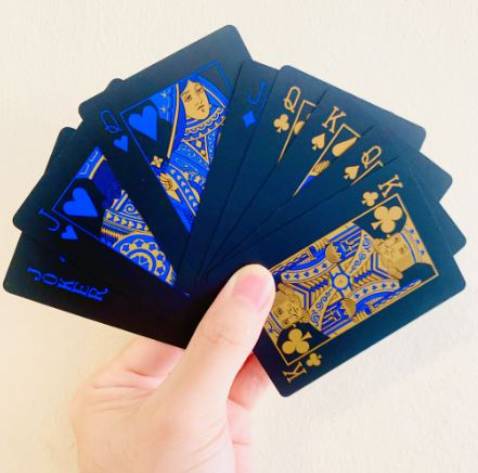 Hàng như hình và rất đẹp. Thời gian giao hàng nhanh chóng và chính xác. nhìn sang chảnh *** - chơi chưa quen nhìn hơi khó - quen rồi thì cuốn - ngồi chai cả chân kaakaa! Nhựa dẻo PVC nên ko bị cũ - ko bị ngấm nước - dùng ok!