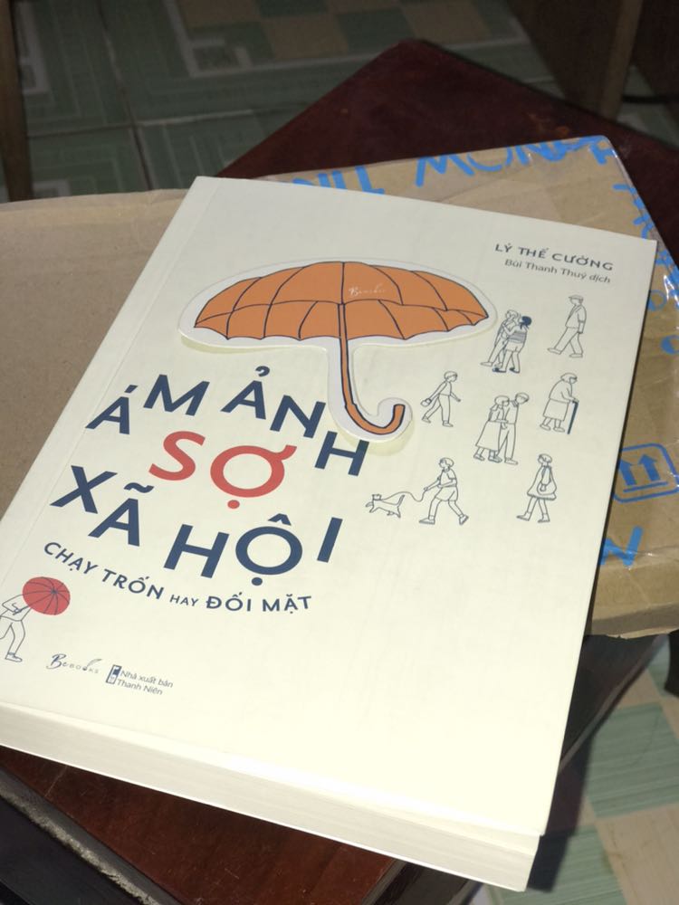 Hàng bao thơm í là mùi sách mới á😆
Nội dung sách thì vẫn chưa đọc kịp, tgian có hạn nên ko chụp cho các bn tham khảo đc 👉👈
Giao rất nhanh ln, đóng gói ko kĩ lắm( như kỉu bỏ sản phẩm vào hộp ko bao bọc j nhìu) nhưng mà sản phẩm vẫn ko bị sao cả vẫn ms mượt ko nếp nhăn👍👍