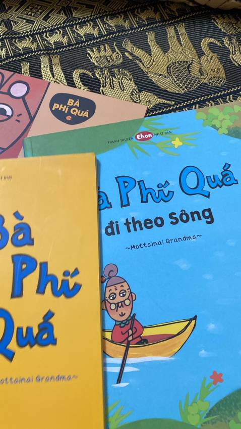 Bìa sách đẹp,màu sắc bắt mắt,giấy dày dặn,mực in rõ nét không bị lem nhoè