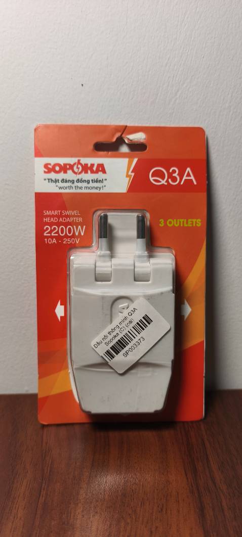 Ổ cắm điện có khả năng xoay, phù hợp với các vị trí ổ cắm trên tường bị vướng đồ. Vỏ nhựa chắc chắn, chia 3 ổ cắm cho phích cắm tròn hoặc dẹt. Đóng gói hàng cẩn thận.