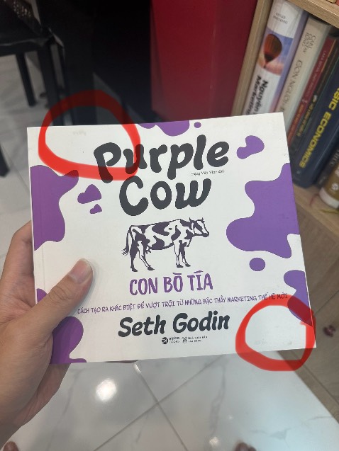 Hai trong ba quyển giao cho mình bị cũ và bẩn quá trời bẩn :( như sách cũ lun.
Cụ thể là 2 quyển : *** tía và bẩn cũng tốt ( bẩn thiệt )