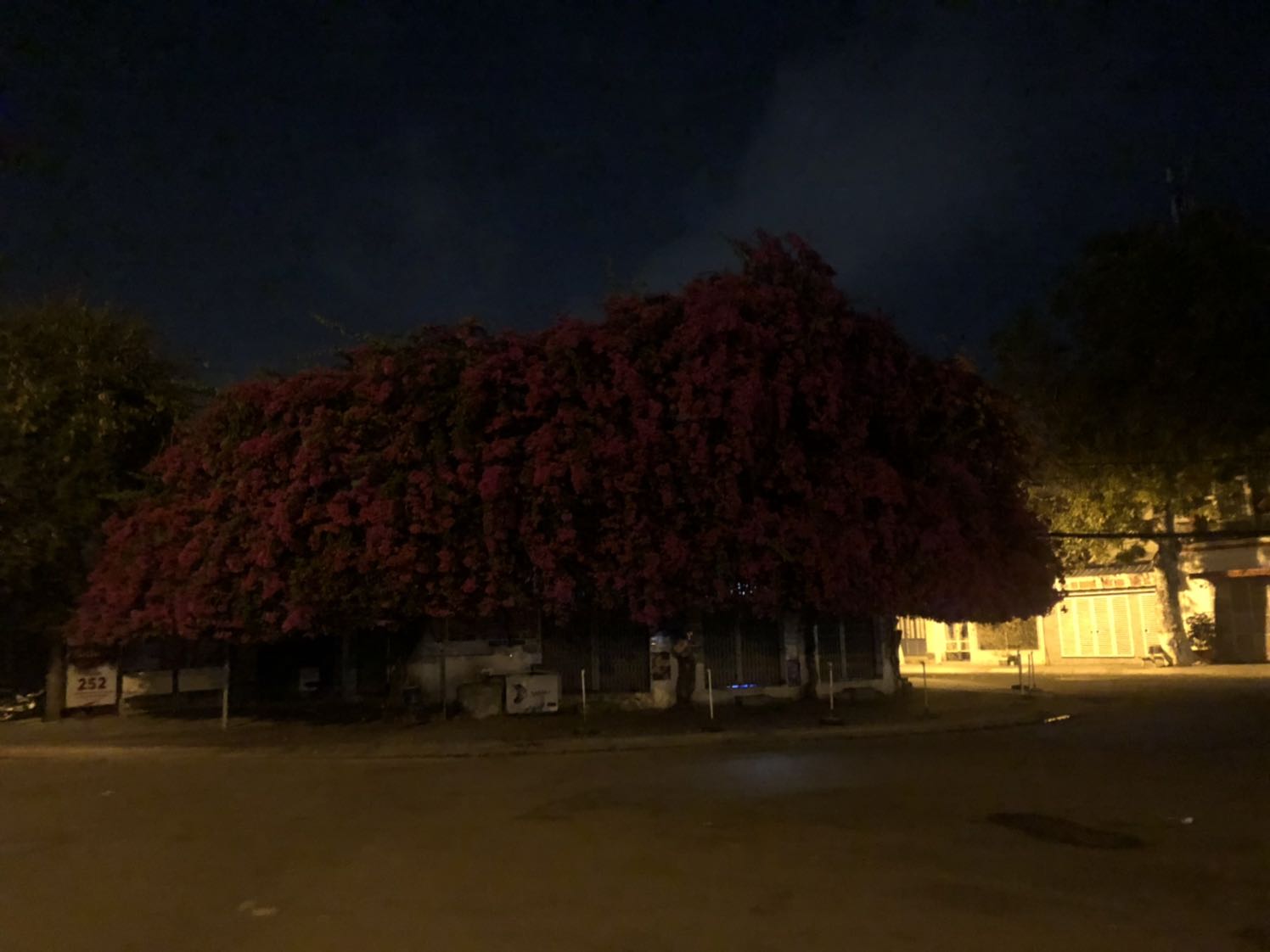 Tiki giao hàng rất nhanh. Lò vi sóng đã sử dụng được hơn 2 tháng rồi nên mới quay lại đanh giá, hâm nóng thức ăn nhanh, dùng tốt, giá cũng ổn. Tiki giao hàng rất nhanh. Lò vi sóng đã sử dụng được hơn 2 tháng rồi nên mới quay lại đanh giá, hâm nóng thức ăn nhanh, dùng tốt, giá cũng ổn.