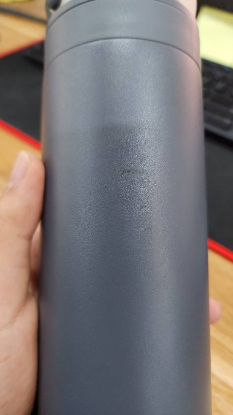 Sản phẩm bị trầy hộp vỏ bẩn. Hình như hãng cũ tồn để lâu rồi. Hzzz