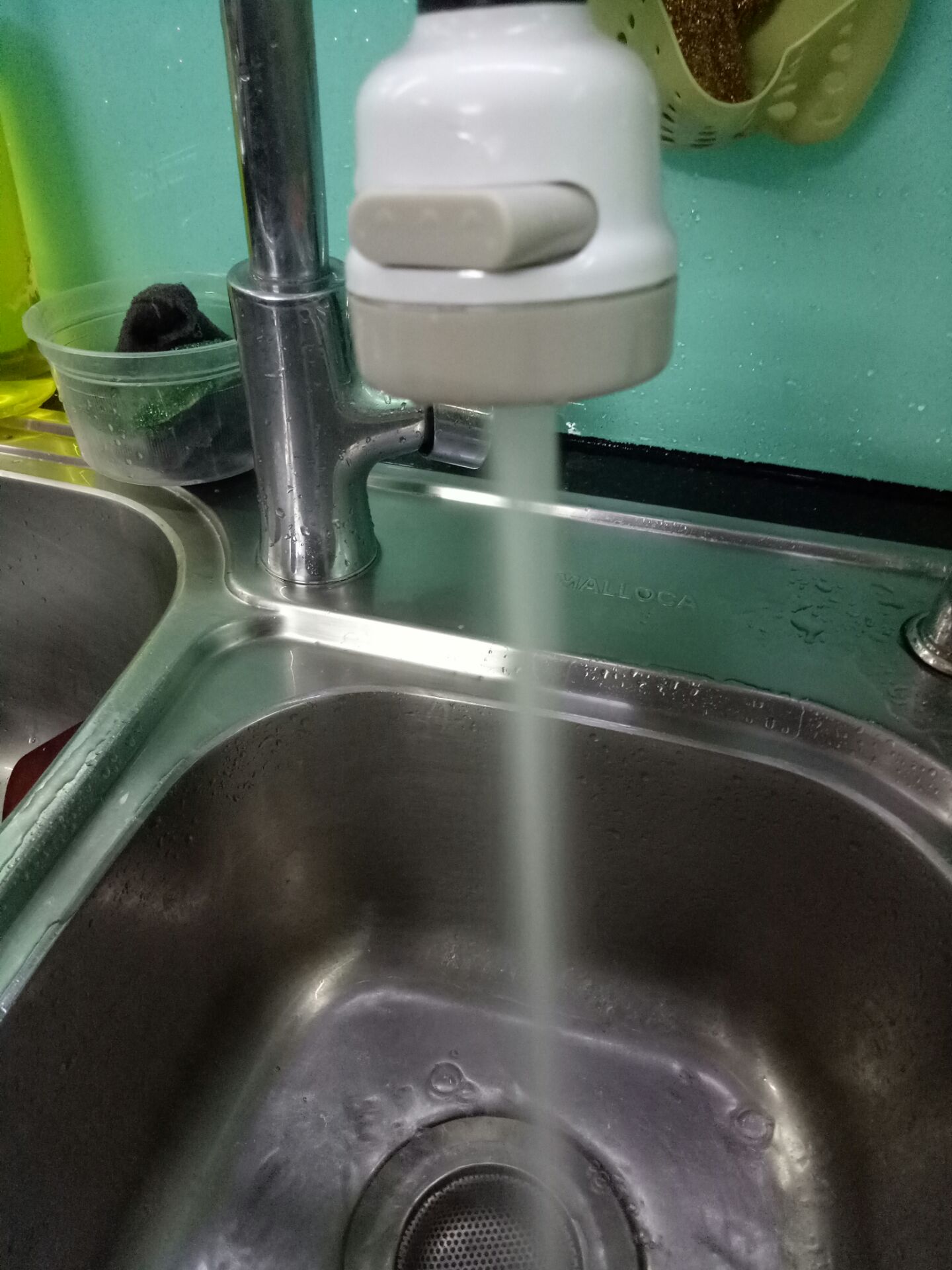 chiều mới nhận hàng xong,  lắp vào vòi nước bồn rửa chén rất vừa vặn, đầy đủ  phụ  kiện,  very good,  hơn cả  mong đợi.