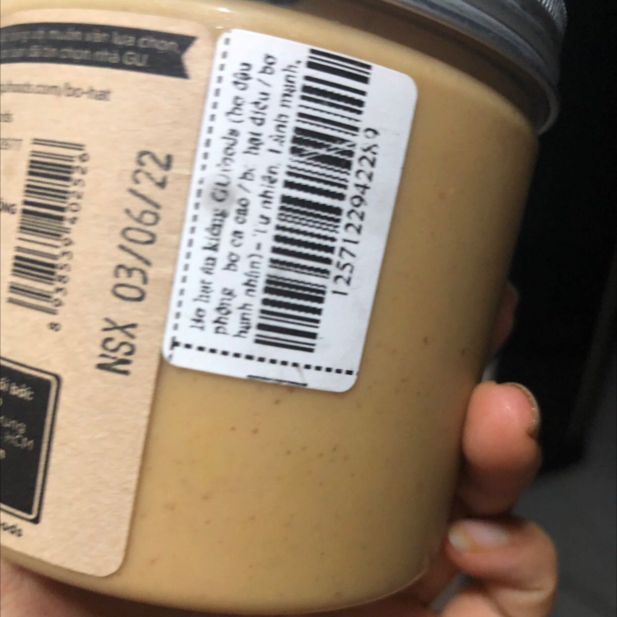 Bơ dễ ăn, mình k ăn đường nên vị này k có xíu đường nào, bạn nào muốn ăn ngọt thì cân nhắc. Bơ mịn để tủ lạnh ăn ngon hơn. Hộp của mình vận chuyển bị móp mất nắp. Oke hơn nếu shop cho thêm chỉ số dinh dưỡng trên bao bì hộp Bơ dễ ăn, mình k ăn đường nên vị này k có xíu đường nào, bạn nào muốn ăn ngọt thì cân nhắc. Bơ mịn để tủ lạnh ăn ngon hơn. Hộp của mình vận chuyển bị móp mất nắp. Oke hơn nếu shop cho thêm chỉ số dinh dưỡng trên bao bì hộp