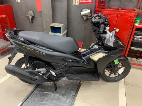 Giao xe nhanh, nhân viên hỗ trợ nhiệt tình.
Đến hiện tại thì xe đi êm, nhân viên bảo hành trên cửa hàng cũng chu đáo!